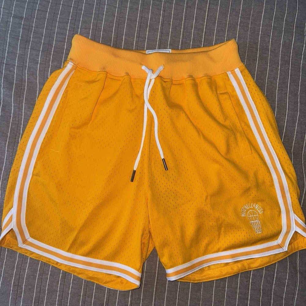 Mitchell & Ness Small Town Branded Basketball Shorts Sz‎ M Yellow NWT